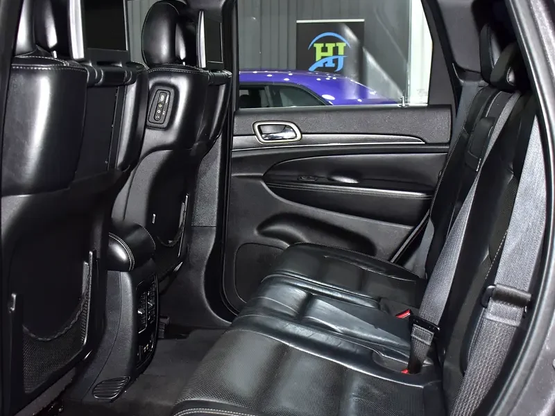 2015 Jeep Grand Cherokee Limited 6 Cylinders Petrol Engine Grey Black SUV GCC Specs