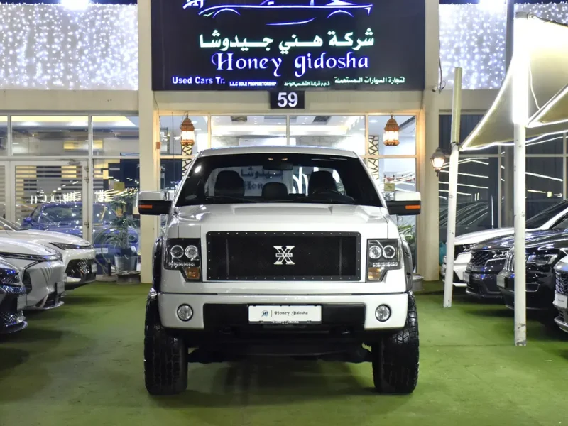 2012 Ford F-150 FX4 8 Cylinders Petrol Engine White Black Pickup Truck GCC Specs Automatic