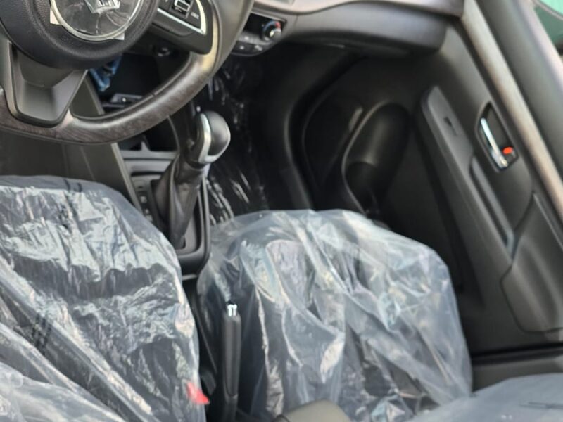 2026 SUZUKI ERTIGA 7-SEATER 1.5 Litres 4 Cylinders Petrol Engine Silver Black MPV GCC Specs