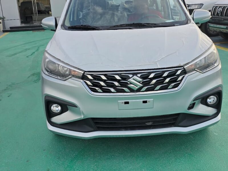 2026 SUZUKI ERTIGA 7-SEATER 1.5 Litres 4 Cylinders Petrol Engine Silver Black MPV GCC Specs