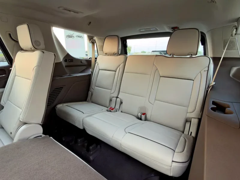 2024 GMC Yukon Denali 8 Cylinders Petrol Engine White Beige SUV GCC Specs Automatic