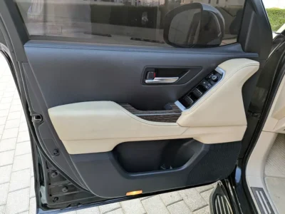 2023 Toyota Land Cruiser VXR 3.5L V6 Twin-Turbo Petrol Engine Black Beige SUV GCC Specs