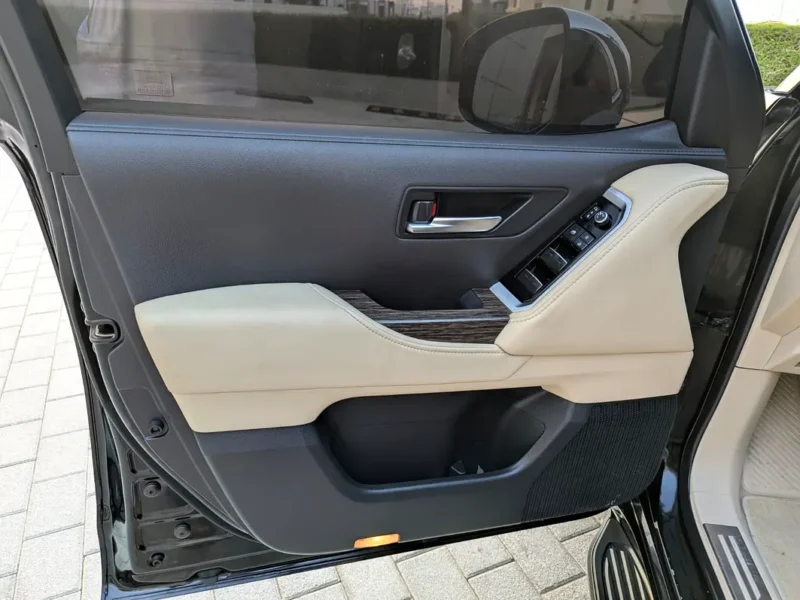 2023 Toyota Land Cruiser VXR 3.5L V6 Twin-Turbo Petrol Engine Black Beige SUV GCC Specs