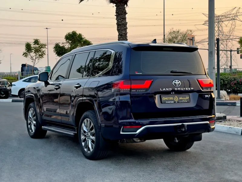 2023 Toyota Land Cruiser VXR 4.0 Litres 6 Cylinders Petrol Engine Blue Black SUV GCC Specs