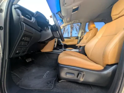 2022 Toyota Fortuner VXR 4.0 Litres V6 Petrol Engine Grey Beige SUV GCC Specs Excellent Condition