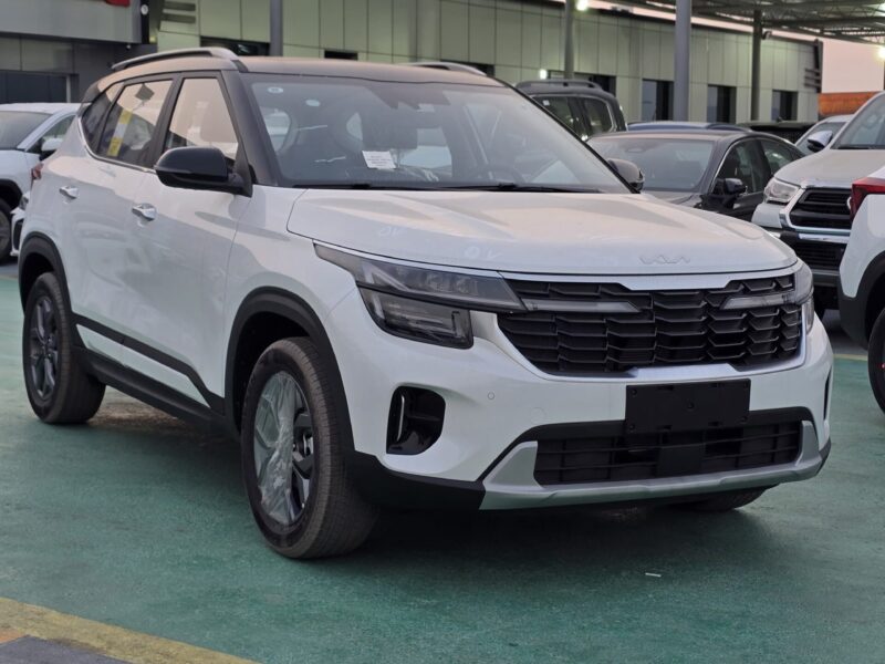 2026 KIA SELTOS 1.5L SMARTSTREAM Inline 4-Cylinder Petrol Engine White Black SUV GCC