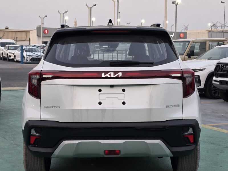 2026 KIA SELTOS 1.5L SMARTSTREAM Inline 4-Cylinder Petrol Engine White Black SUV GCC