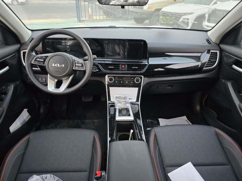 2026 KIA SELTOS 1.5L SMARTSTREAM Inline 4-Cylinder Petrol Engine White Black SUV GCC