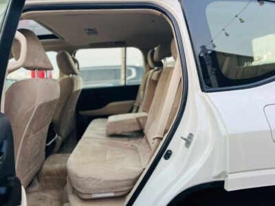 2024 Toyota Land Cruiser EXR 4.0L V6 Petrol Engine White Beige SUV GCC Specs Full Options