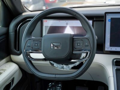 2026 ROX 01 VIP Fully Electric Vehicle Black White SUV Automatic Chinese Specifications