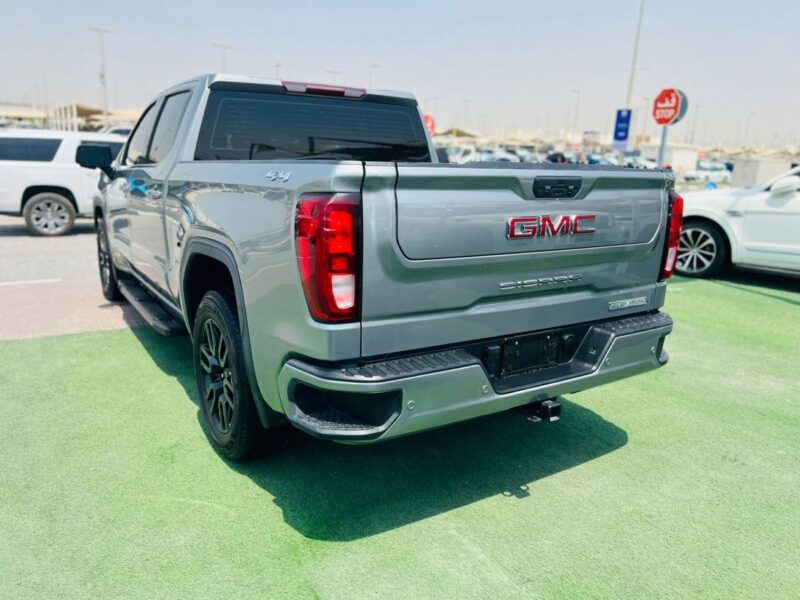 2023 GMC Sierra 1500 CREWCAB ELEVATION 5.3L V8 Petrol Engine Silver Beige Pickup Truck