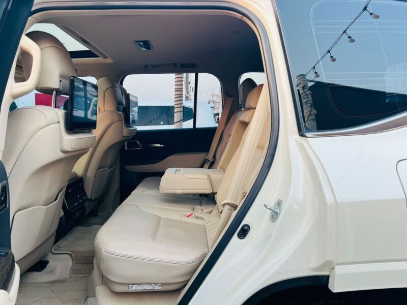 2024 Toyota Land Cruiser VXR 4.0L V6 Petrol Engine White Beige SUV GCC Specs Full Options