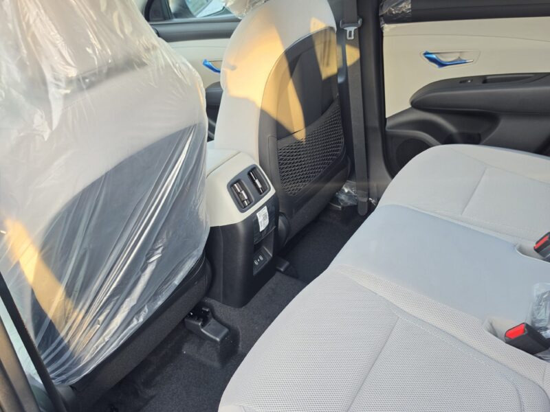 2027 Hyundai Tucson 1.6L Turbo 4 Cylinders Petrol Engine White Beige SUV GCC Specs
