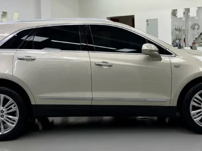 2017 Cadillac XT5 Luxury AWD 3.6 Litres 6 Cylinders Petrol Engine Gold Beige SUV GCC Specs