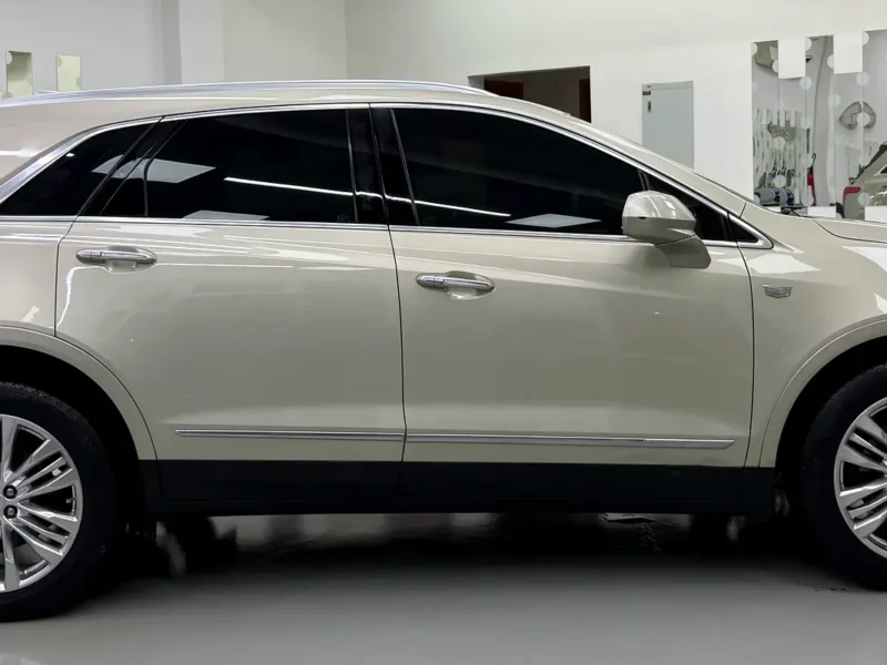 2017 Cadillac XT5 Luxury AWD 3.6 Litres 6 Cylinders Petrol Engine Gold Beige SUV GCC Specs