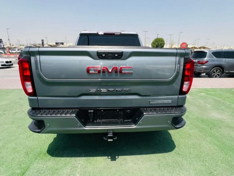 2023 GMC Sierra 1500 CREWCAB ELEVATION 5.3L V8 Petrol Engine Silver Beige Pickup Truck