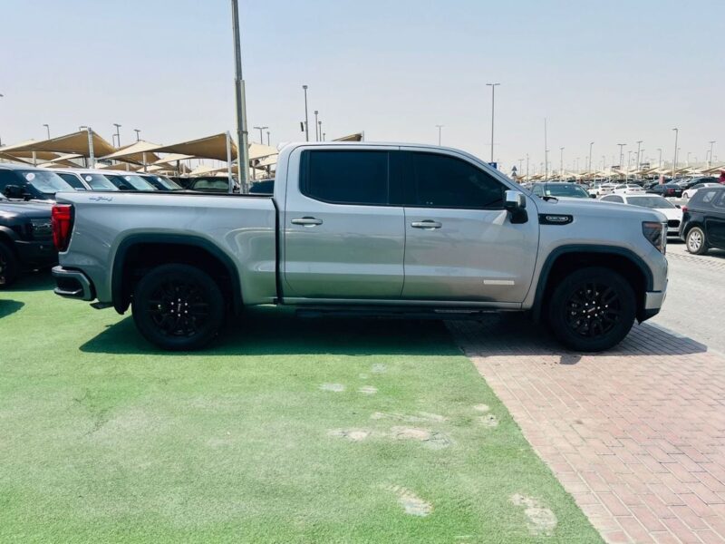 2023 GMC Sierra 1500 CREWCAB ELEVATION 5.3L V8 Petrol Engine Silver Beige Pickup Truck