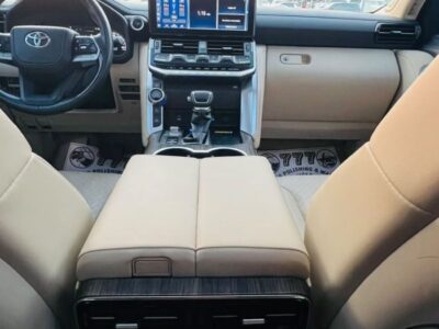 2024 Toyota Land Cruiser VXR 4.0L V6 Petrol Engine White Beige SUV GCC Specs Full Options