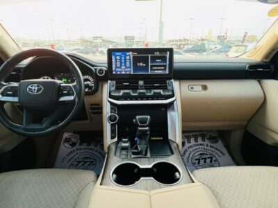 2024 Toyota Land Cruiser VXR 4.0L V6 Petrol Engine White Beige SUV GCC Specs Full Options
