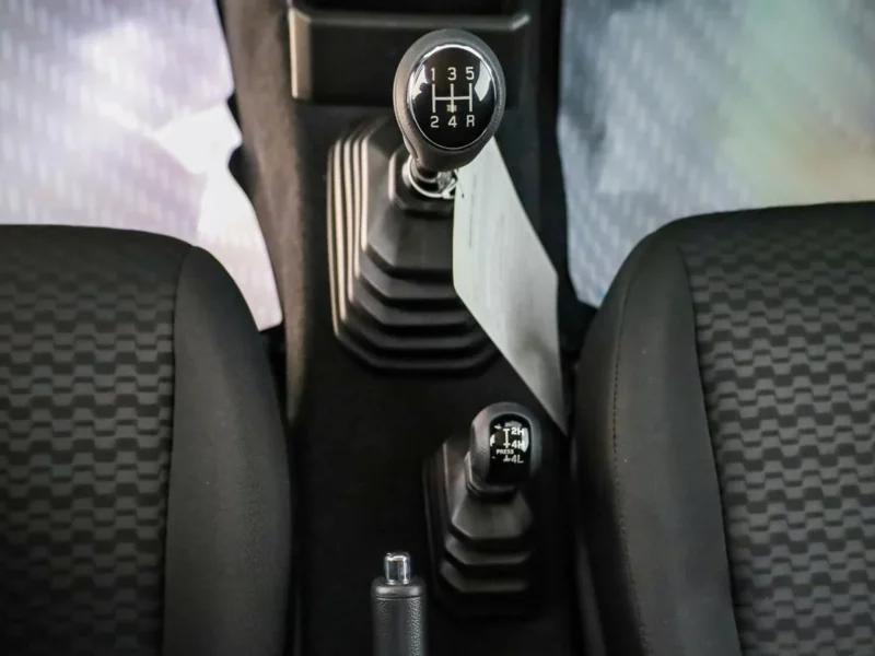 2026 SUZUKI JIMNY 3-DOOR 1.5L 4 Cylinders Petrol Engine White Black SUV GCC Manual