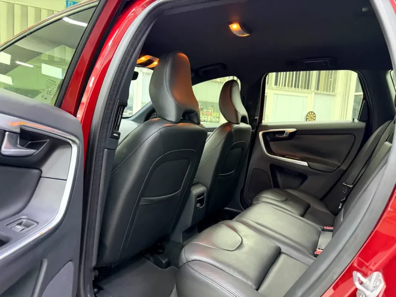 2016 Volvo XC60 Comfort 4 Cylinders Petrol Engine Red Black SUV GCC Specs Perfect Condition