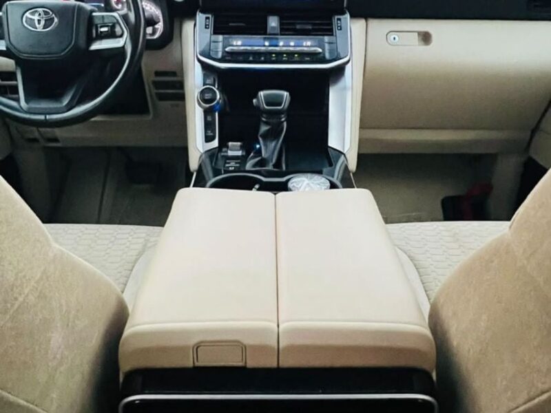 2024 Toyota Land Cruiser EXR 4.0L V6 Petrol Engine White Beige SUV GCC Specs Full Options