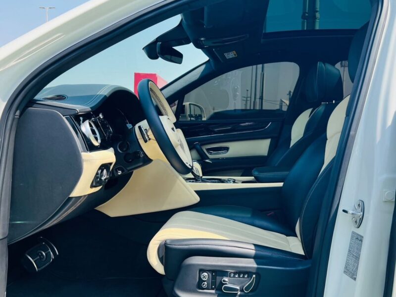2018 BENTLEY BENTAYGA 6.0 Litres W12 Petrol Engine White Beige SUV FULL OPTIONS GCC