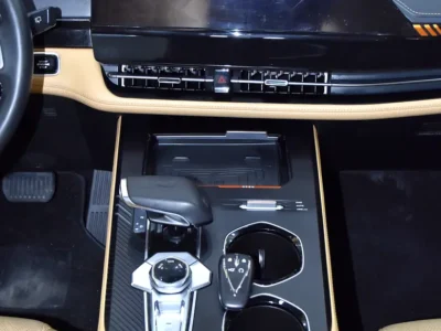 2025 Changan UNI-K Platinum 2.0-liter Turbocharged 4-cylinder Engine Black Beige SUV GCC