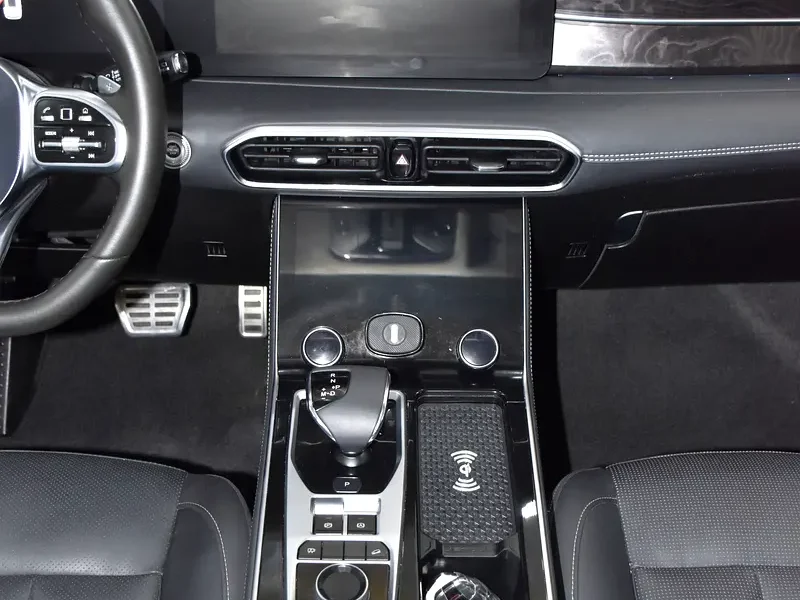 2023 Jetour X90 Plus 1.6T Luxury 4 Cylinders Petrol Engine White Black SUV Chinese Specs