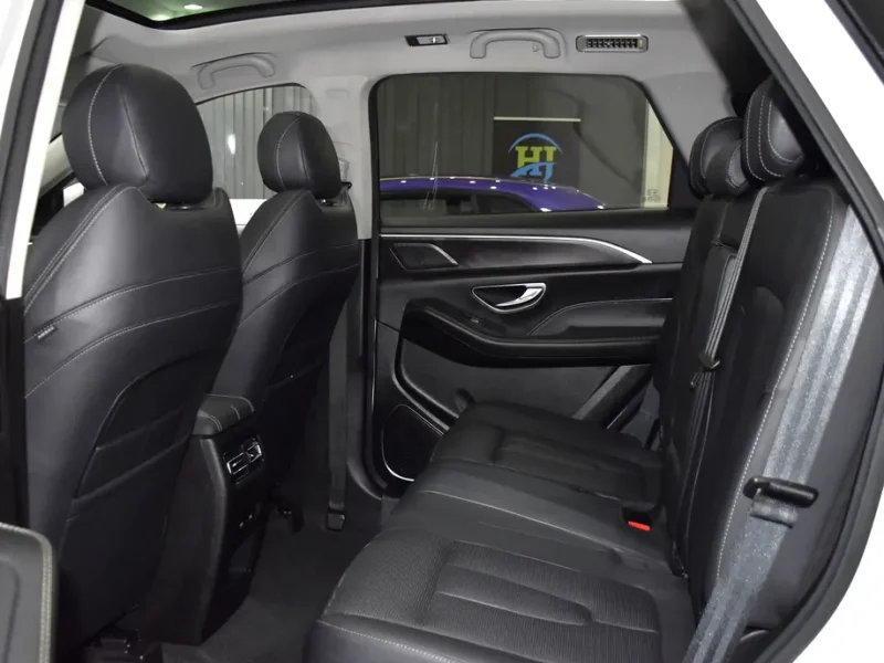 2023 Jetour X90 Plus 1.6T Luxury 4 Cylinders Petrol Engine White Black SUV Chinese Specs