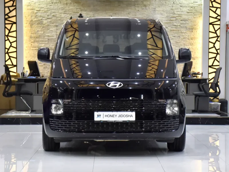 2026 Hyundai Staria Comfort 3.5 Litres 6 Cylinders Petrol Engine Black Van GCC Specs