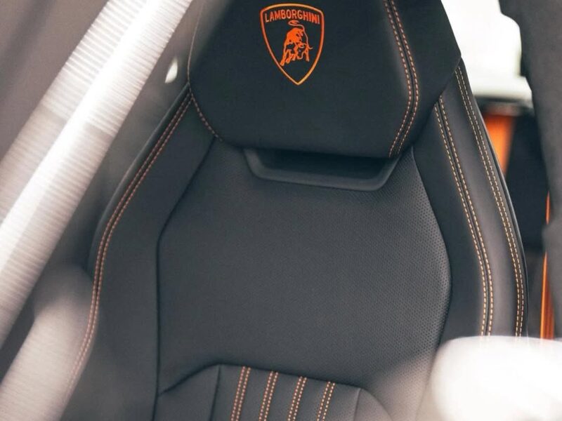 2027 LAMBORGHINI URUS SE 4.0L V8 TWIN-TURBO PHEV Engine Orange Black SUV GCC Specs