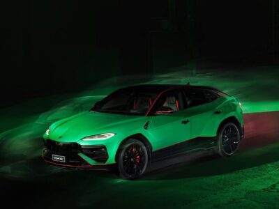 2026 LAMBORGHINI URUS SE 4.0L V8 TWIN-TURBO PHEV Engine Green Black SUV GCC Specs