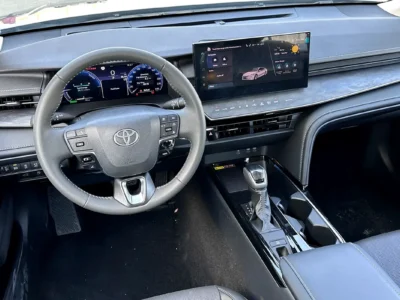 2026 Toyota Camry 2.0 Litres 4 Cylinders Petrol Engine Black Sedan Chinese Specs