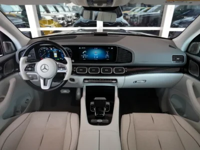 2023 Mercedes-Maybach GLS-Class GLS 600 V8 4.0 Litres Twin Turbo Engine Black White SUV