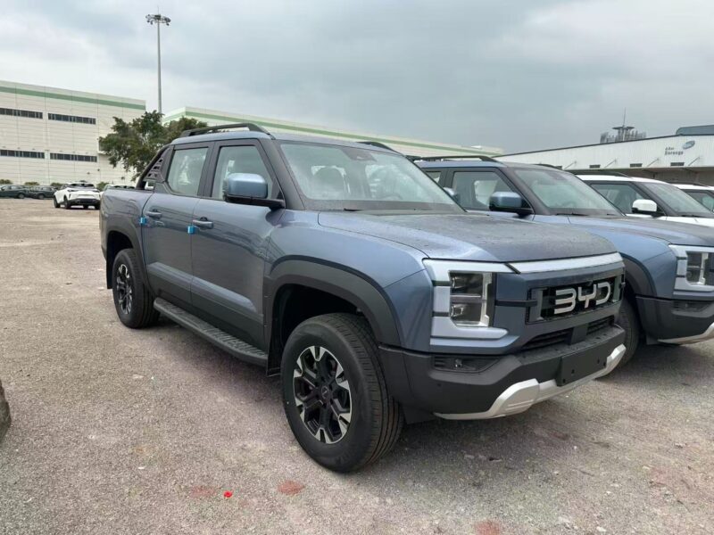 2026 BYD SHARK 1.5-liter turbocharged 4 Cylinders Plug-in Hybrid Engine Blue Black Pickup