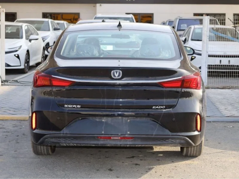 2024 CHANGAN EADO EV460 FULL ELECTIRIC RANGE 365-405 White Black Sedan FWD