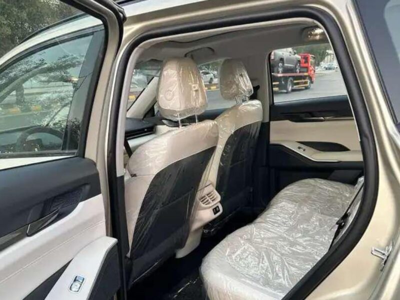 2027 Haval H6 2.0L turbocharged 4 Cylinders Petrol Engine Gold Beige SUV GCC Specs