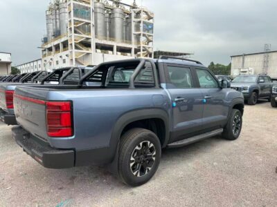 2026 BYD SHARK 1.5-liter turbocharged 4 Cylinders Plug-in Hybrid Engine Blue Black Pickup