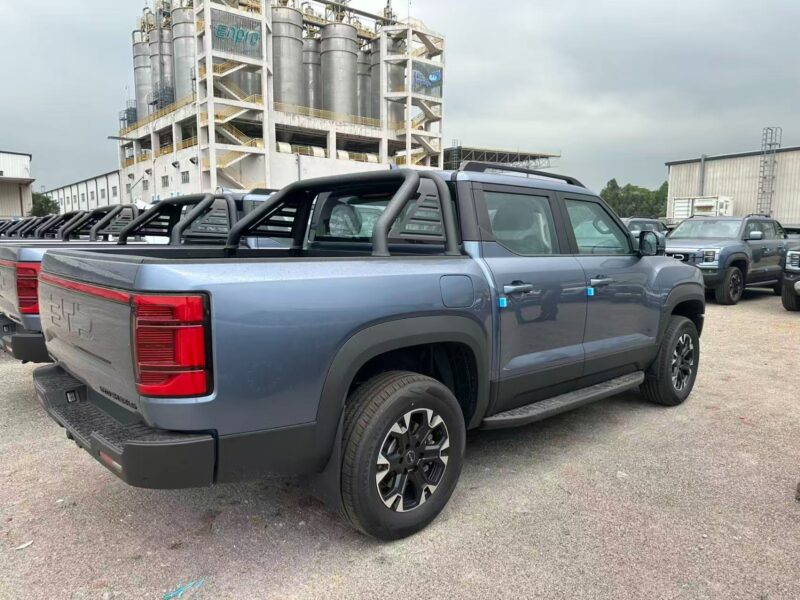 2026 BYD SHARK 1.5-liter turbocharged 4 Cylinders Plug-in Hybrid Engine Blue Black Pickup