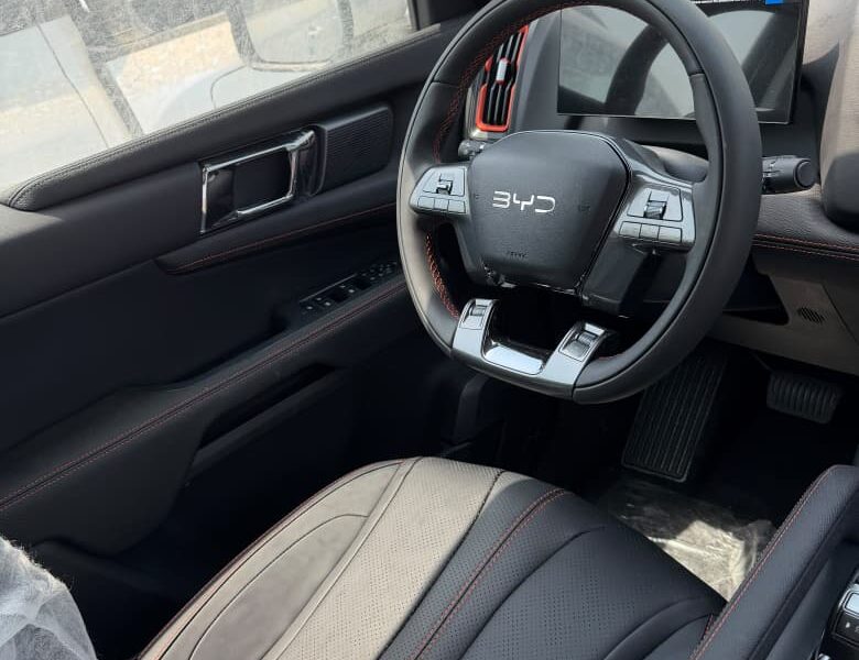 2026 BYD SHARK 1.5-liter turbocharged 4 Cylinders Plug-in Hybrid Engine Blue Black Pickup