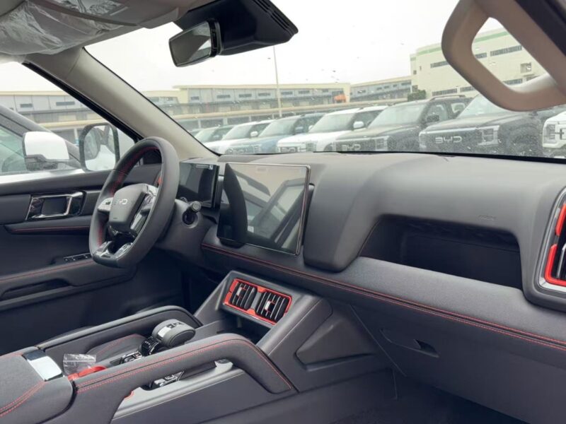 2026 BYD SHARK 1.5-liter turbocharged 4 Cylinders Plug-in Hybrid Engine Blue Black Pickup