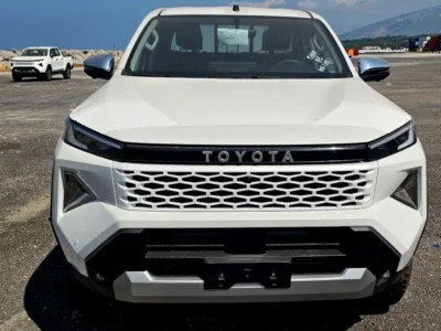 2027 TOYOTA HILUX DC SGLX 2.7L 4 Cylinders VVT-i Petrol Engine White Red Pickup Truck GCC
