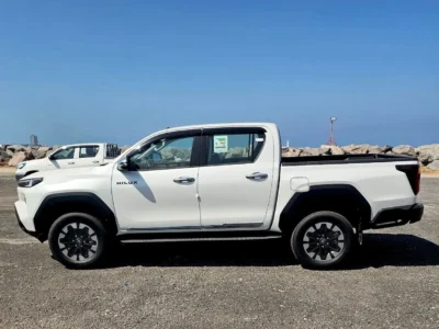 2027 TOYOTA HILUX DC SGLX 2.7L 4 Cylinders VVT-i Petrol Engine White Red Pickup Truck GCC