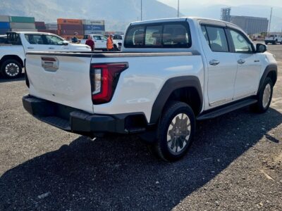 2027 TOYOTA HILUX DC SGLX 2.7L 4 Cylinders VVT-i Petrol Engine White Red Pickup Truck GCC