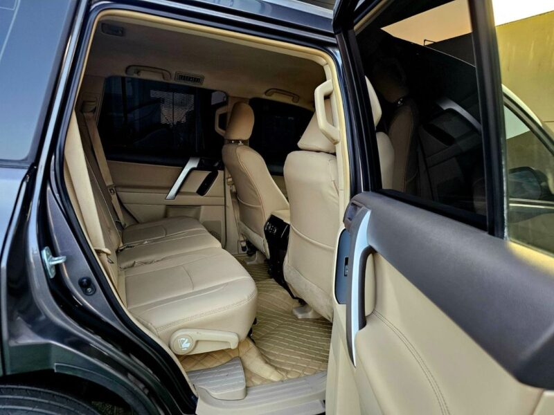 2019 Toyota Prado EXR 4.0L 6 Cylinders Petrol Engine Grey Beige SUV GCC Specs Automatic
