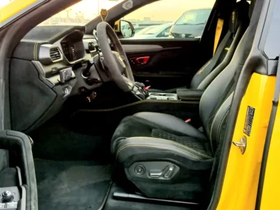 2023 Lamborghini Urus Performante Twin-Turbo V8 Petrol Engine Yellow Black SUV