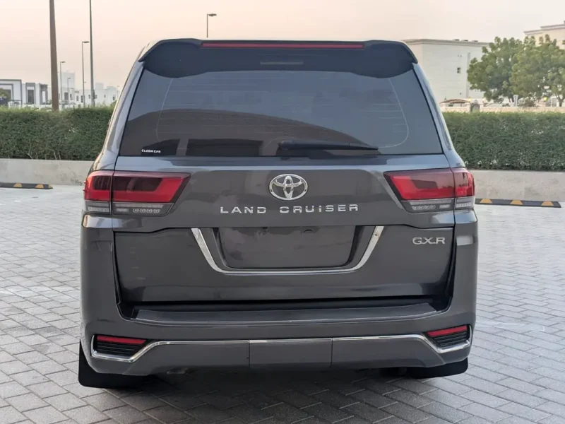 2015 Toyota Land Cruiser GXR Facelifted 2025 4.0L V6 Dual VVT-i Silver Beige SUV GCC