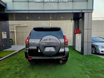 2019 Toyota Prado EXR 4.0 Litres 6 Cylinders Petrol Engine Grey Beige SUV GCC Specs