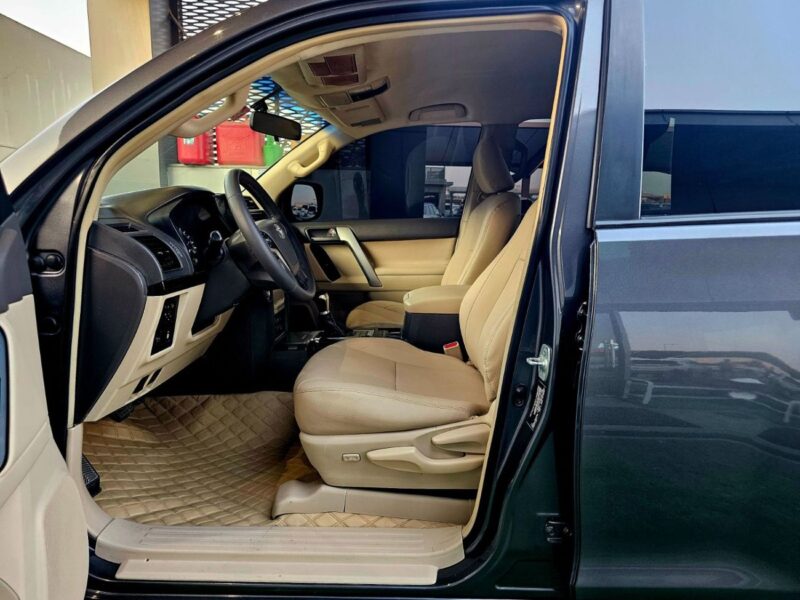 2019 Toyota Prado EXR 4.0L 6 Cylinders Petrol Engine Grey Beige SUV GCC Specs Automatic